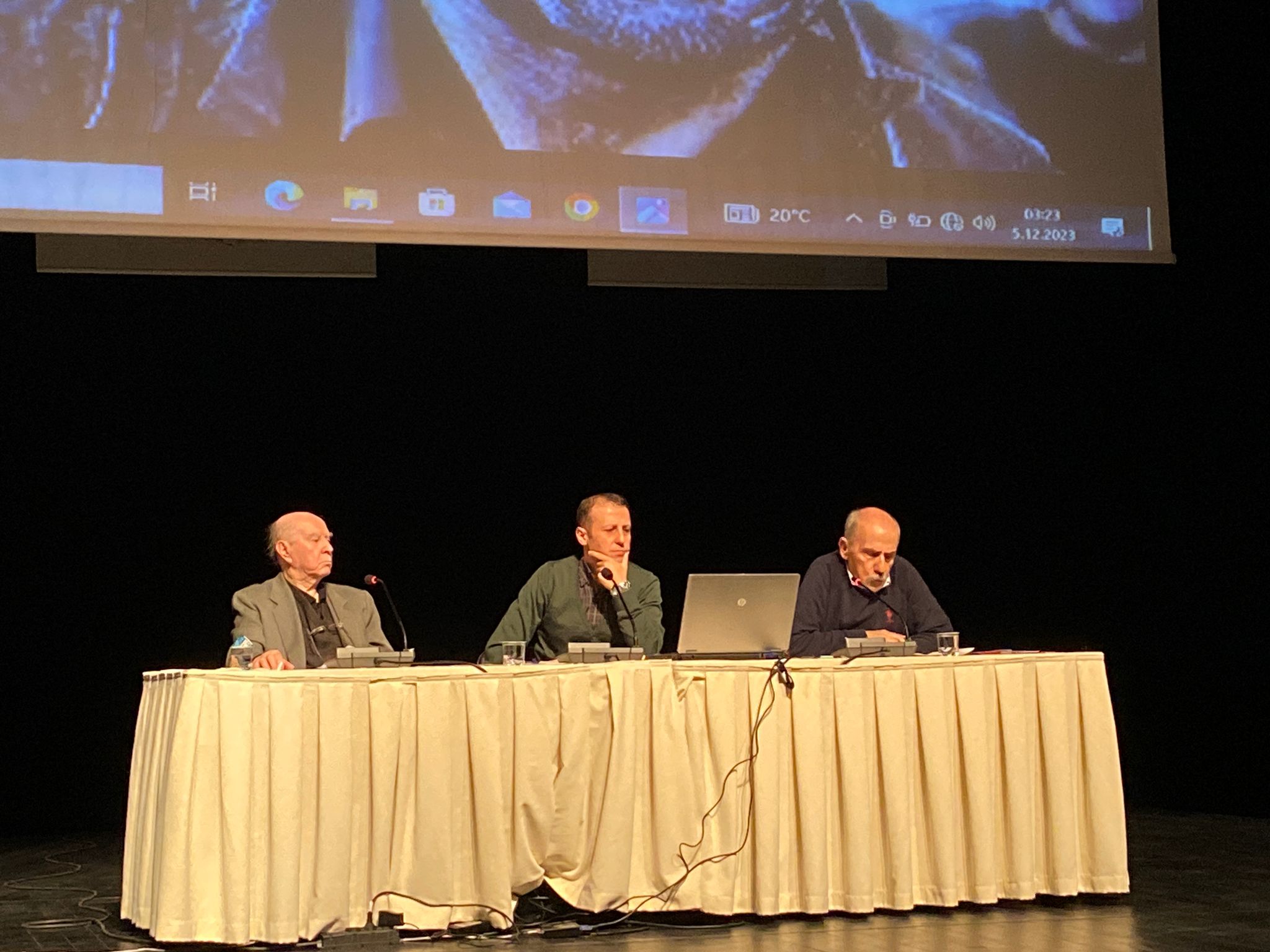  "nakısın teri" madenci fotograf sergisi ve "madencilik, emek, edebiyat ve mücadele" konulu bir panel düzenlendi. 