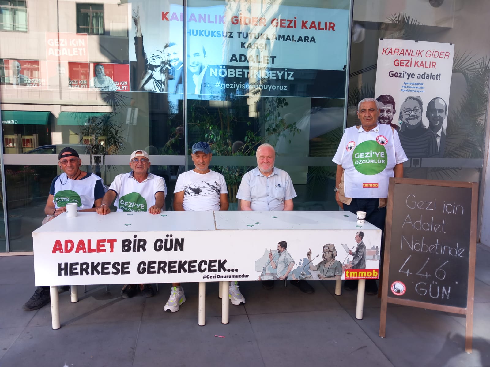 Gezi için Adalet Nöbetindeyiz