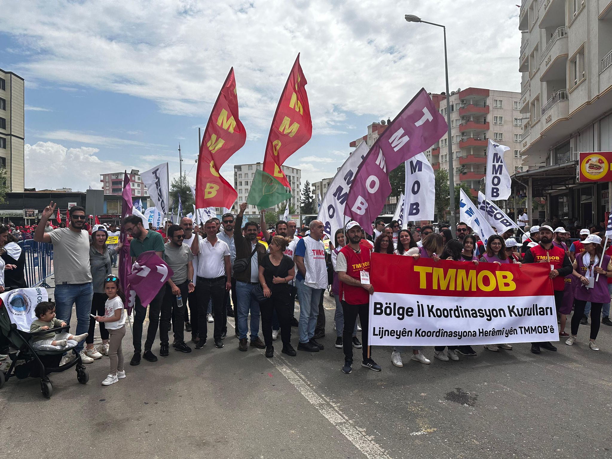 Tmmob Amed İKK olarak 1 Mayıs bölge mitingine katılım sağladık.  1 Mayıs 2024 Batman