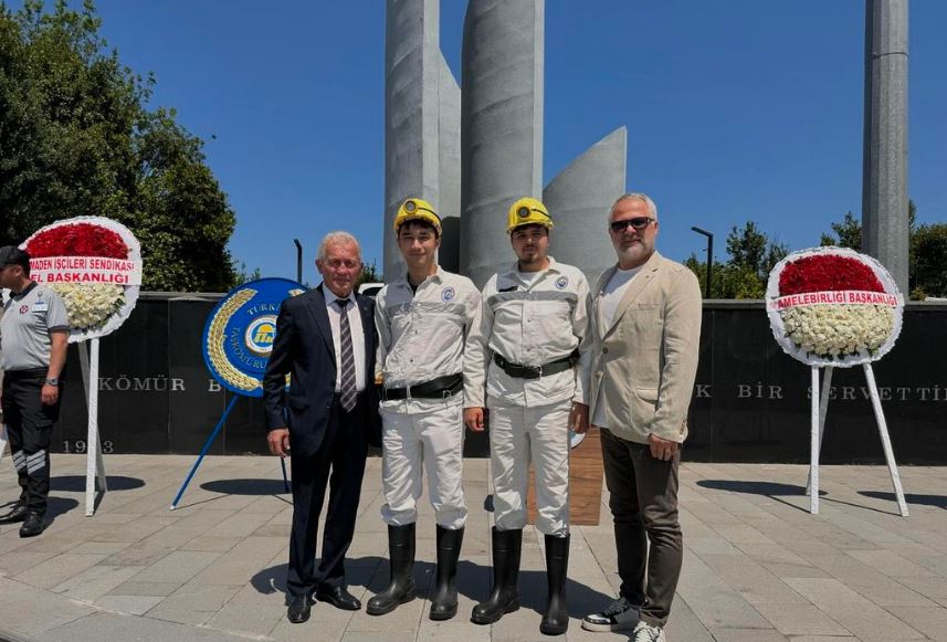  Zonguldak’ ın Düşman İşgalinden Kurtuluşunun 103. yılı ve Uzunmehmet’i Anma günü etkinliği kapsamında; Uzun Mehmet Anıtında düzenlenen törende TMMOB Maden Mühendisleri Odası Zonguldak Şubesi olarak Çelenk Sunumunu Yönetim Kurulu adına Erdoğan Kaymakçı ve