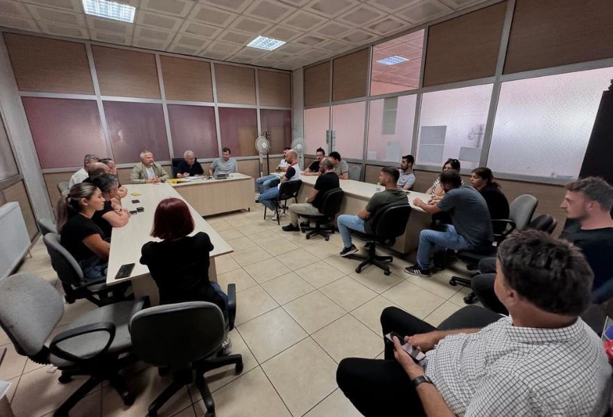 İşyeri ziyaretleri kapsamında TTK Üzülmez TİM Asma-Dilaver İşletme Müdürlüğünde görevli meslektaşlarmız ziyaret edildi. Ziyarette KİT Refomu, meslektaş ve meslektaş sorunları hakkında bilgilendirme yapıldı.