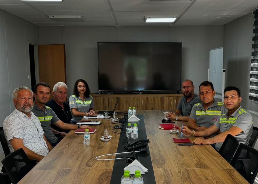 İşyeri ziyaretleri kapsamında Ermaden Alacaağzı Kömür İşletme ve Kontrol Müdürlüğünde görevli meslektaşlarımızla meslek ve meslektaş sorunları ile ilgili değerlendirme yapılarak, denetimlerde ve uygulamalarda mevzuattan kaynaklanan sorunların değerlendiri