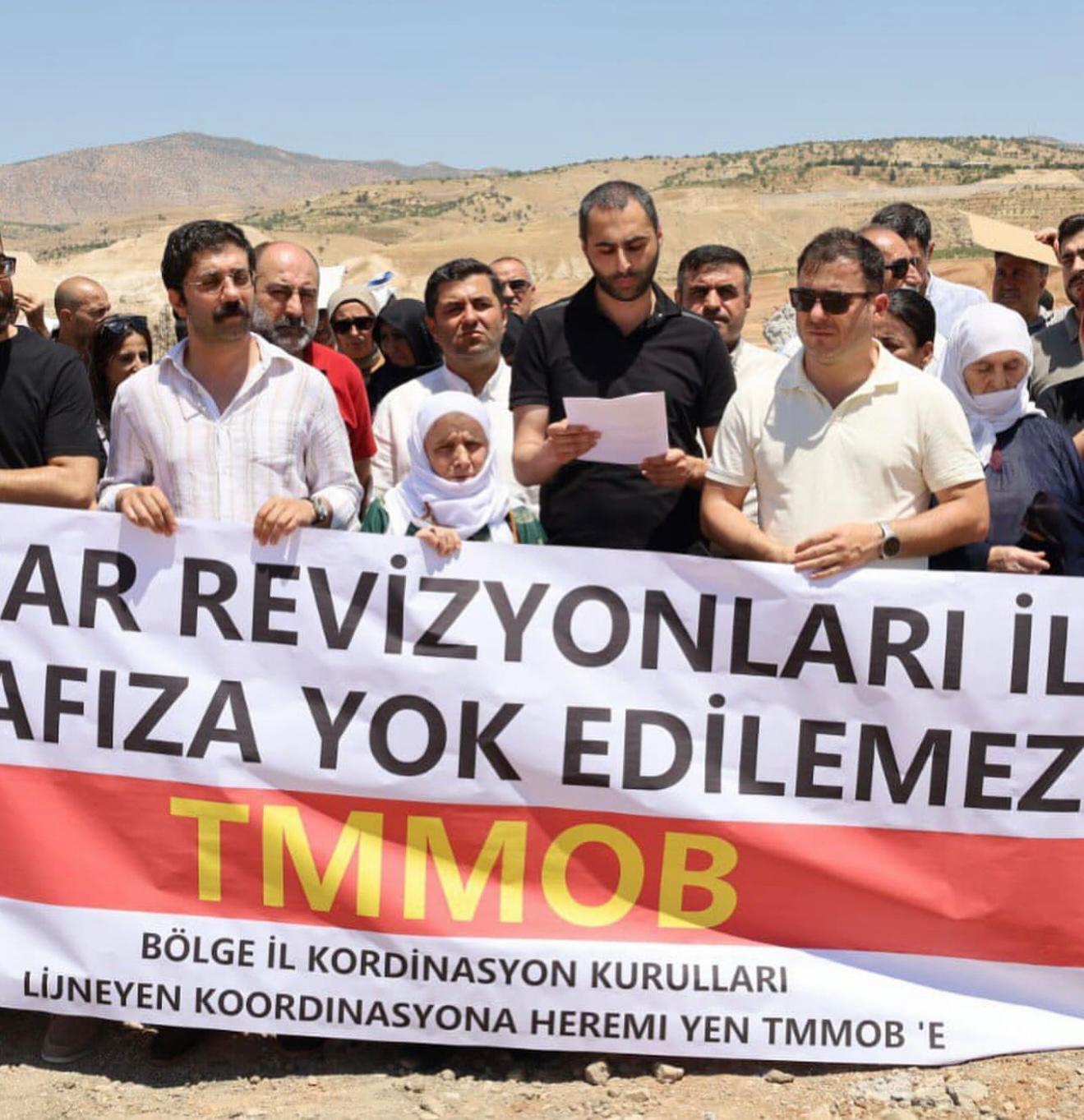 TMMOB Bölge il Koordinasyon kurulları olarak Siirt’in Newala Qesaba bölgesinde yapılan İmar Revizyonları hakkında basın açıklaması gerçekleştirdik