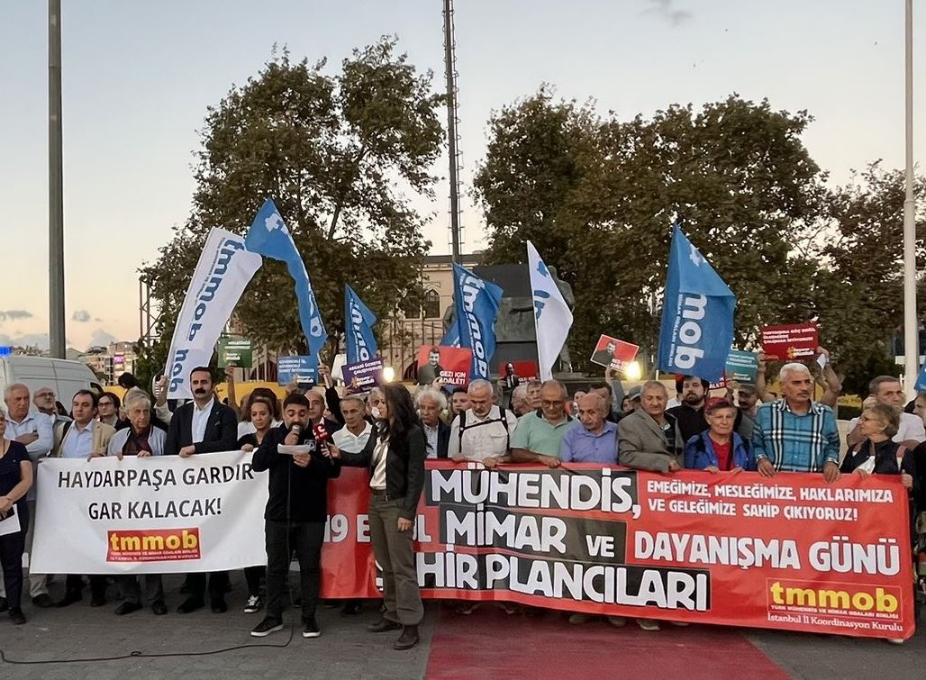 19 Eylül Mühendis, Mimar ve Şehir Plancıları Dayanışma Günü’nde Kadıköy'de Basın Açıklaması Yapıldı
