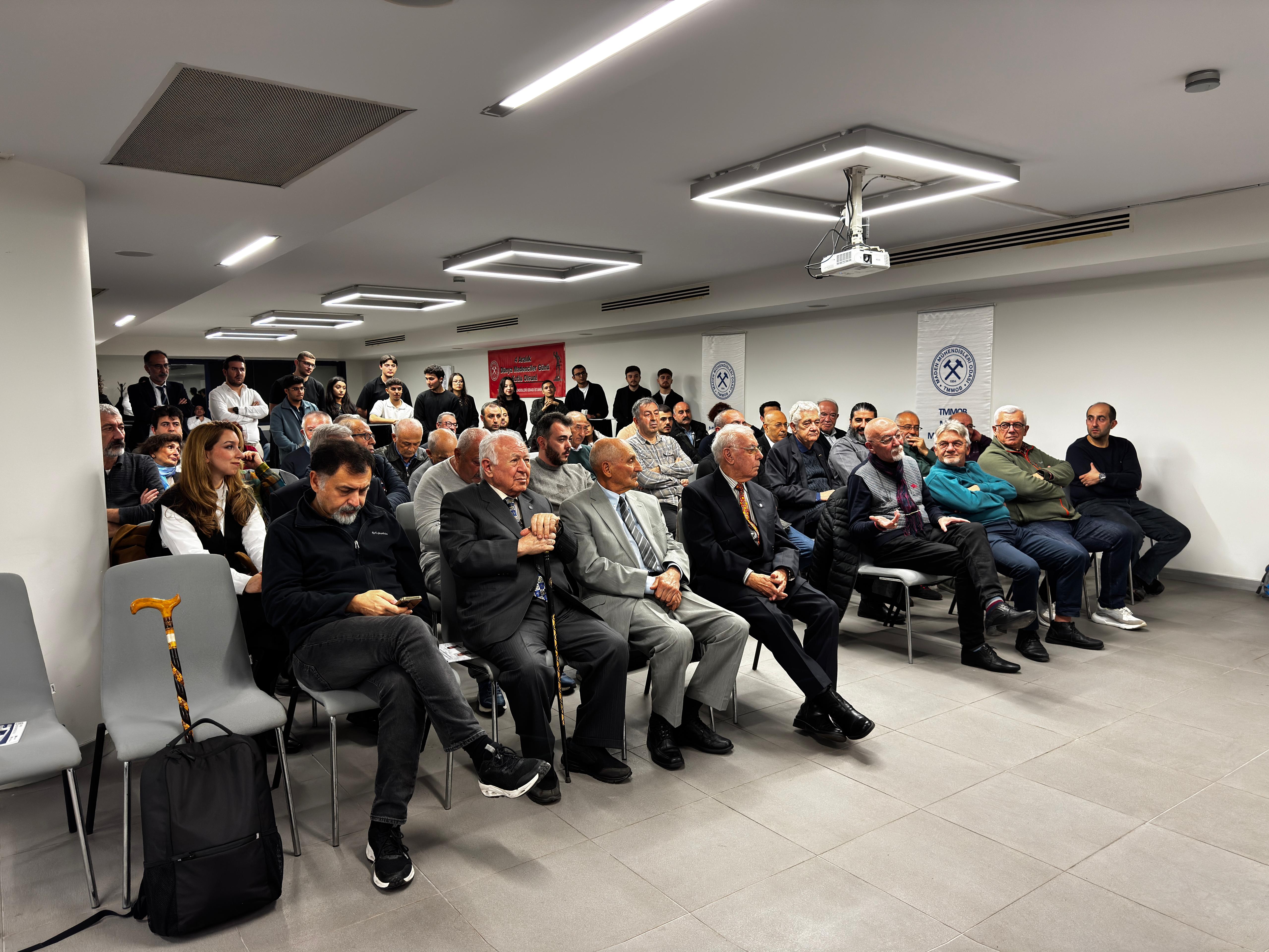4 Aralık Dünya Madenciler Günü’nü bu yıl da anlamına yakışır bir birlik ve dayanışma ruhuyla kutladık.