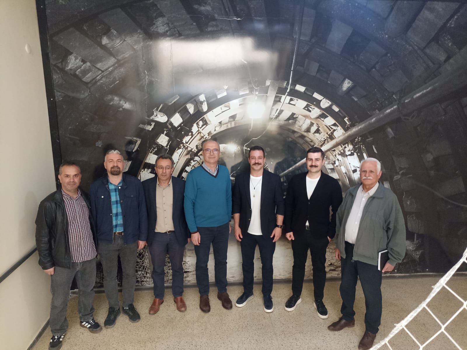 DEU MADEN MÜHENDİSLİĞİ  BÖLÜM BAŞKANI PROF. DR. AHMET HAMDİ DELİORMANLI MAKAMINDA ZİYARET EDİLDİ