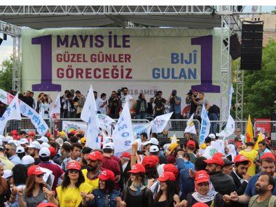 YAŞASIN 1 MAYIS(BIJİ YEK GULAN)