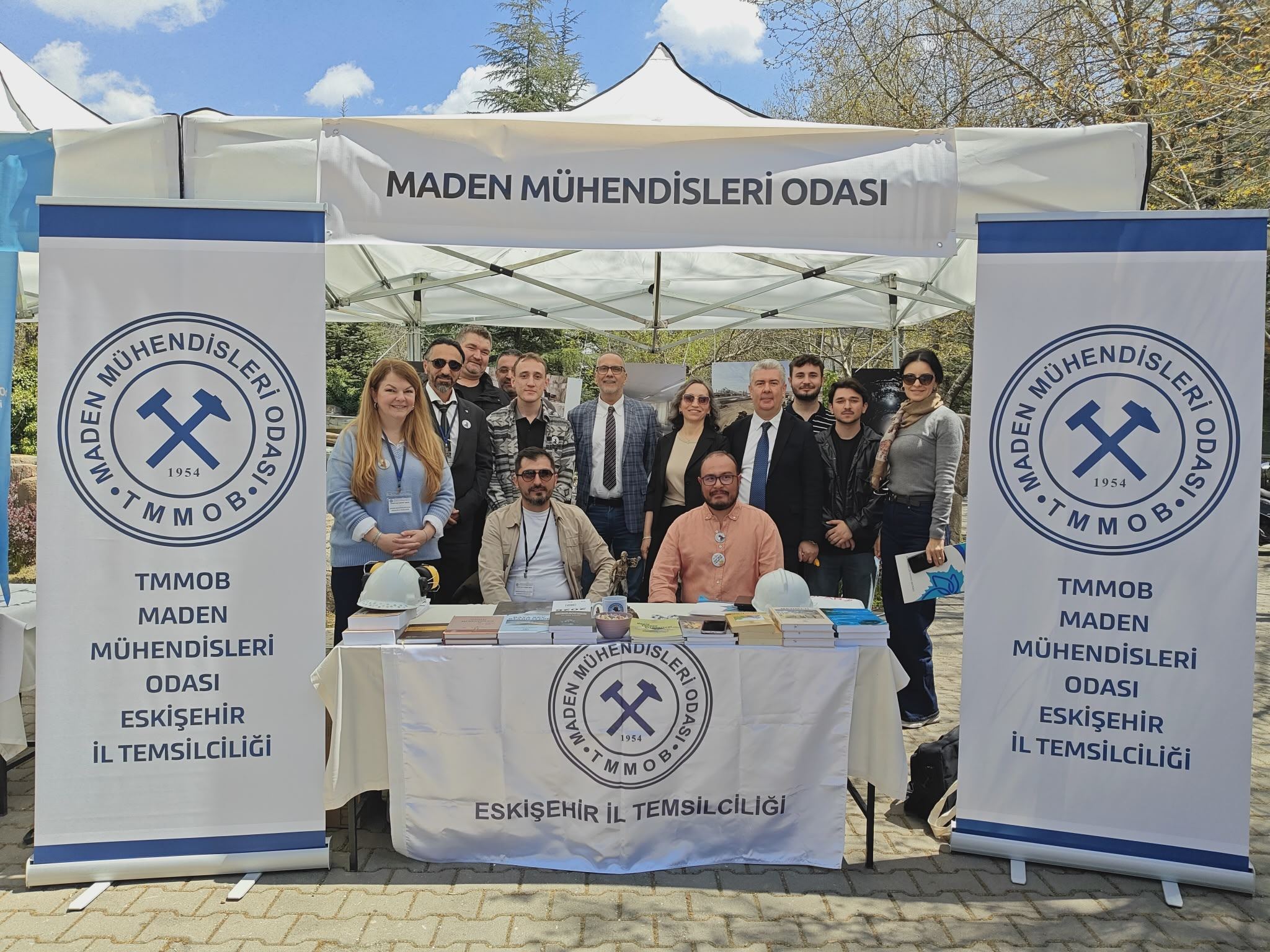 ESKİŞEHİR OSMANGAZİ ÜNİVERSİTESİ KARİYER GÜNLERİ KAPSAMINDA, TMMOB MADEN MÜHENDİSLERİ ODASI GENEL MERKEZİ VE TMMOB MADEN MÜHENDİSLERİ ODASI ESKİŞEHİR İL TEMSİLCİLİĞİ OLARAK ETKİNLİKTE YER ALDIK.