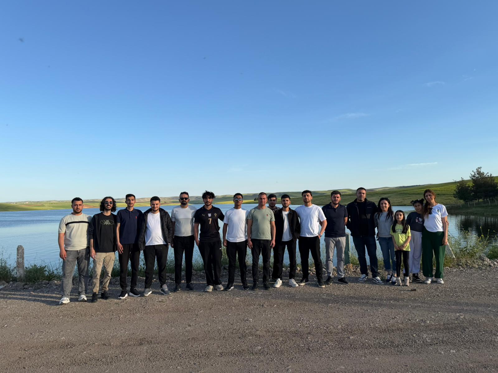 15 Mayıs Cuma günü Dicle Üniversitesi Maden Mühendisliği Bölümünde okuyan Genç Madencilerimiz ile Şube Yönetim Kurulu Üyelerimizinde katıldığı piknik etkinliğini gerçekleştirdik. 15.05.2026