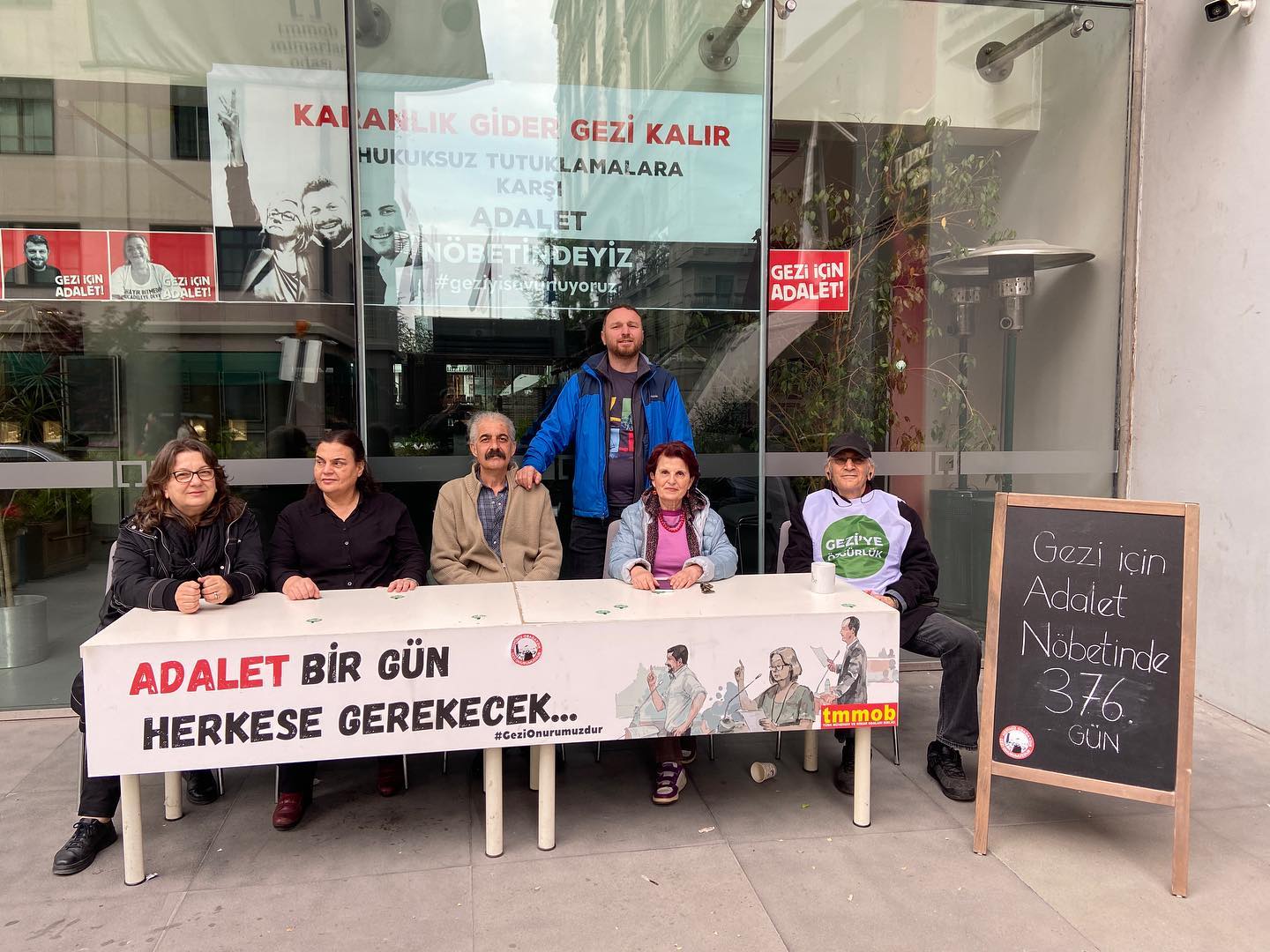Gezi için Adalet Nöbetindeyiz