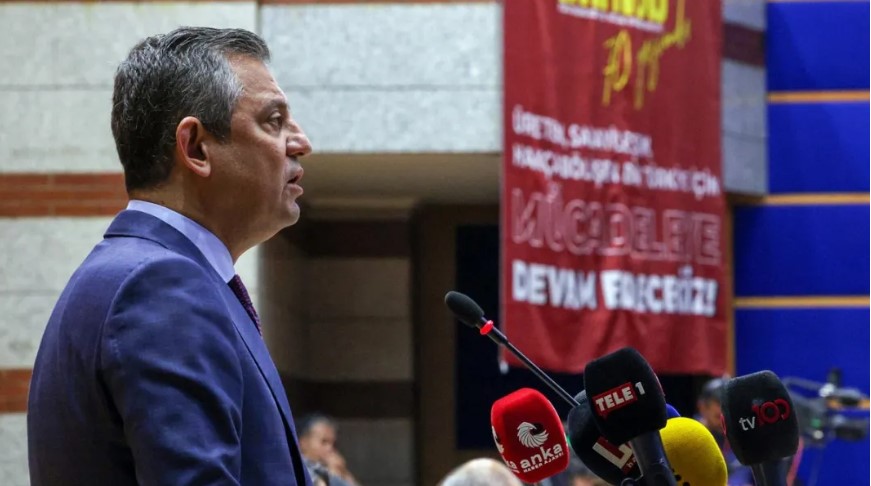 POLİTİKYOL | Özgür Özel: Her doğana anayasa yaparız, Erdoğan’a anayasa yapmayız