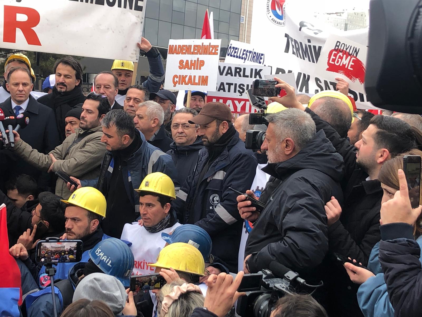 MADENLERİN GERÇEK SAHİBİ HALKIMIZDIR.  ENERJİ KAMUSAL BİR KAYNAKTIR ve HALK TARAFINDAN KULLANILMASI HAKTIR.  ÇAYIRHAN MADEN SAHASI ve TERMİK SANTRALİ ÖZELLEŞTİRİLEMEZ