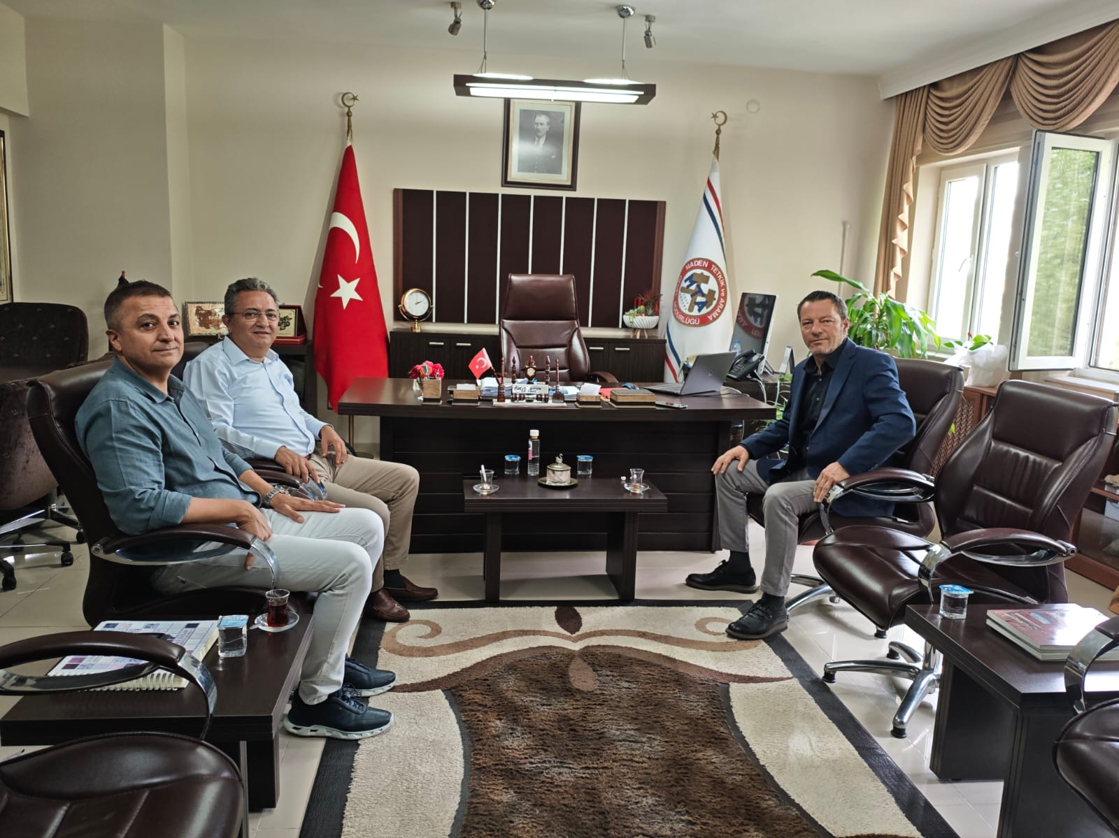 ODA BAŞKANIMIZ AYHAN YÜKSEL, MADEN TETKİK VE ARAMA (MTA) ORTA ANADOLU I. BÖLGE MÜDÜRLÜĞÜ’NDE MTA BÖLGE MÜDÜRÜ FATİH ŞAHİN’İ MAKAMINDA ZİYARET ETTİ.