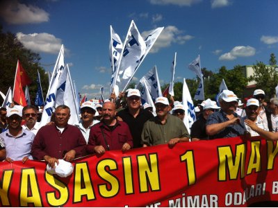 HAKLARIMIZA SAHİP ÇIKMAK, EŞİTLİK, ÖZGÜRLÜK, ADALET VE DEMOKRASİ  İÇİN 1 MAYIS‘TA ALANLARDAYDIK! (01/05/2014)