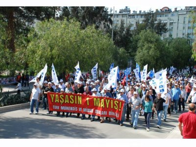 HAKLARIMIZA SAHİP ÇIKMAK, EŞİTLİK, ÖZGÜRLÜK, ADALET VE DEMOKRASİ  İÇİN 1 MAYIS‘TA ALANLARDAYDIK! (01/05/2014)