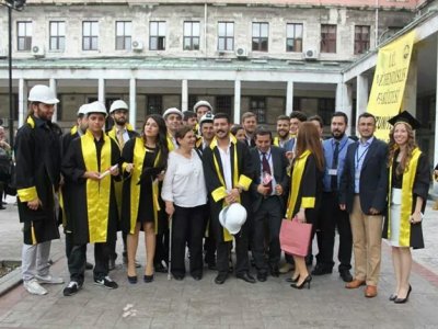 İÜ Mühendislik Fakültesi Maden Mühendisliği Bölümü mezuniyet töreni yapıldı.