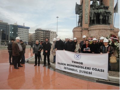 Taksim Atatürk Anıtı önünde tören düzenlendi ve basın açıklaması yapıldı.