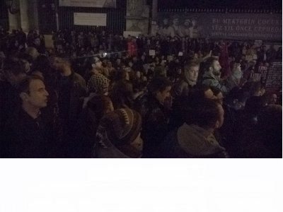 10 Ekim Ankara katliamının birinci ayı nedeni ile oturma eylemi yapıldı.