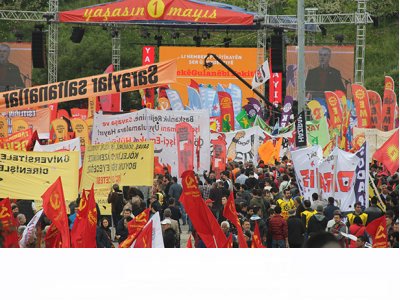 1 Mayıs İstanbul`da yoğun katılımlı ve coşkulu bir şekilde kutlandı.