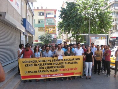 BASINA VE KAMUOYUNA;

Uluslararası İşgücü Kanunu Tasarısı, 
Ülkemizi Sömürge, Yurttaşlarımızı İkinci Sınıf Ucuz İşgücü Olarak Gören Bir Yaklaşımla Hazırlanmıştır, TBMM Gündeminden Çıkarılmalıdır 

