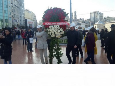 Dünya Madenciler Gününde Taksim Cumhuriyet Anıtına Çelenk Bırakıldı