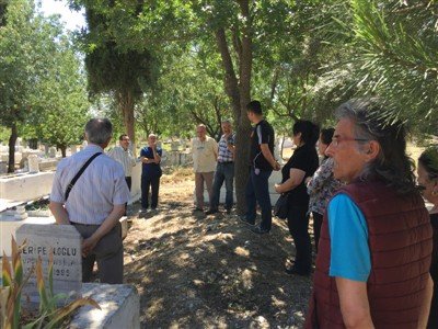 İZMİR ŞUBE BAŞKANLARIMIZDAN UYGUR URCUN ÖLÜMÜNÜN 7. YILINDA ANILDI (24.05.2017)