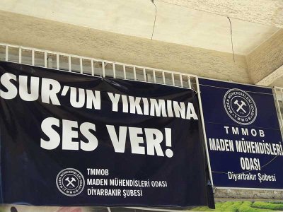 SUR`UN YIKIMINA HAYIR!
Suriçi DİYARBAKIR`ın kalbi, hafızası, kimliğidir.

JI XERAKIRINA SÛR`ÊRA NA!
Nava Sûr`ê Dil,Bîr û Nasnameya AMED`ê ye.