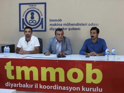 TMMOB HEYETİ DİYARBAKIR SUR’DA YAPTIĞI İNCELEMELERİN ARDINDAN SUR’DAKİ YIKIMLAR VE KHK’LERLE İHRAC EDİLEN MÜHENDİS, MİMAR ve ŞEHİR PLANCILARI İLE İLGİLİ BASIN AÇIKLAMASINDA BULUNDU