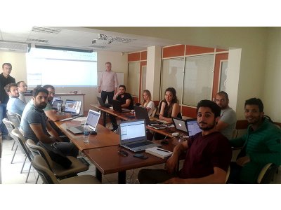 ANKARA` DA 24 - 26 MAYIS 2018 TARİHLERİNDE AÇIK OCAK OPTİMİZASYONU VE AÇIK OCAK TASARIMI, TUMBA TASARIMI, AÇIK OCAK DIŞI YOL TASARIMI MICROMINE YAZILIMI İLERİ SEVİYE EĞİTİM PROGRAMI DÜZENLENMİŞTİR