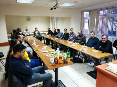 DAİMİ NEZARETÇİ EĞİTİMİ ALAN ÜYELERİMİZLE ODA MERKEZİNDE TOPLANTI DÜZENLENDİ 