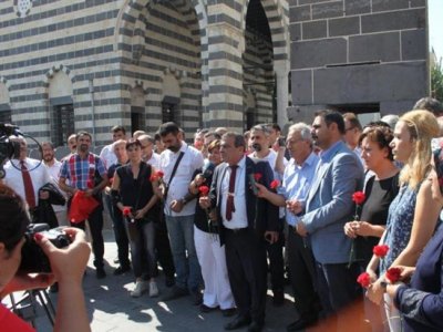 TMMOB DİYARBAKIR`DA DEMOKRASİ NÖBETİNE DESTEK VERDİ(21.09.2019)

