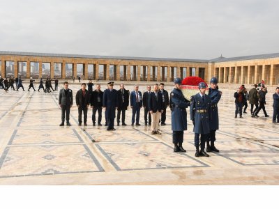 TMMOB MADEN MÜHENDİSLERİ ODASI 47.OLAĞAN GENEL KURULUN DA ANITKABİR KOMİSYONUNDA GÖREVLENDİRİLEN HEYET ATANIN HUZURUNA GİDEREK MOZOLEYE ÇELENK KOYDU..