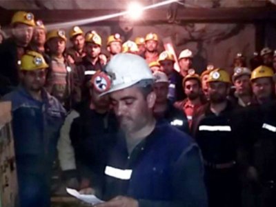Covid-19DAN ÖLEMEYENLER AÇLIKTAN MI ÖLMELİ?
ERMENEKLİ MADEN EMEKÇİLERİNİN MÜCADELESİNİ DESTEKLİYORUZ.
SİYASİ İKTİDARI GÖREVE DAVET EDİYORUZ.