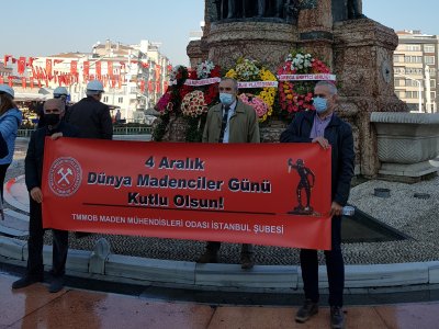 4 Aralık Dünya Madenciler Günü`nde Taksim Cumhuriyet Anıtına Çelenk Koyma Töreni Düzenlendi