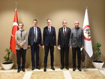 ODAMIZ, JEOFİZİK MO VE PMO İLE BİRLİKTE  MTA GENEL MÜDÜRÜ  SN. YASİN ERDOĞANı ZİYARET EDEREK JEOTERMAL KANUNU KONUSUNDA GÖRÜŞMELERDE BULUNDU.