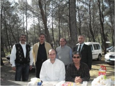 DEÜ MÜHENDİSLİK FAKÜLTESİ MADEN MÜHENDİSLİĞİ BÖLÜMÜ ÖĞRENCİLERİ İLE PİKNİK YAPILDI (17.04.2009)