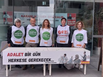Gezi icin Adalet Nöbetindeyiz