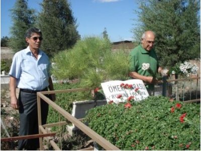 ŞUBEMİZ ESKİ BAŞKANI ÖMER ARASLI 3. ÖLÜM YILDÖNÜMÜNDE MEZARI BAŞINDA ANILDI. 