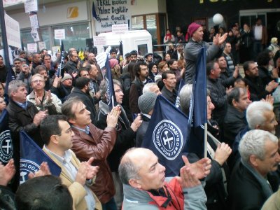Maden Mühendisleri Odası Tekel İşçilerinin Yanında.