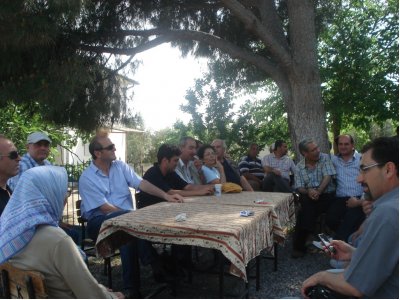 Uygur URCUN Aydın İncirliovada mezarı başında dostları, ailesi ve meslektaşlarının katılımı ile anıldı. (24.05.2011)