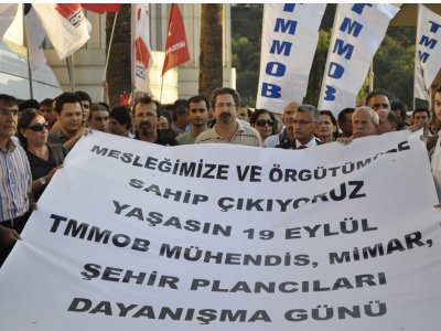 TMMOB DAYANIŞMA GÜNÜNDE MÜHENDİSLER, MİMARLAR, ŞEHİR PLANCILARI BİRARADAYDI
