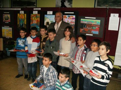Resim, Şiir, Öykü ve Satranç Turnuvası`nda Dereceye Girenlerin Ödül Töreni Düzenlendi