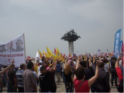 1 Mayıs İzmir`de Coşku ile Kutlandı.