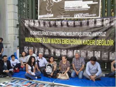 Vicdan nöbeti madenciler için tutuldu