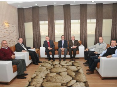 Oda Yönetim Kurulu Üyelerimiz ve MERSEM’2012 Kongre Yürütme Kurulu Üyeleri AKÜ Rektörünü ziyaret Etti.