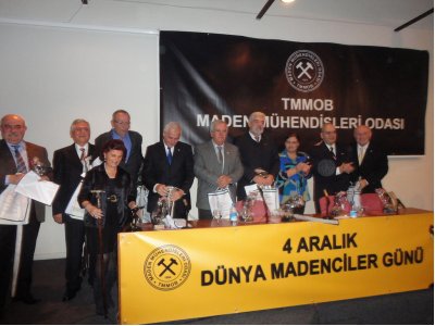 Dünden Yarına Yeraltı Kaynaklarımız söyleşisi ve Mesleğinde 40., 50. ve 60. yılını tamamlayan onur üyelerimize ödül töreni yapıldı.