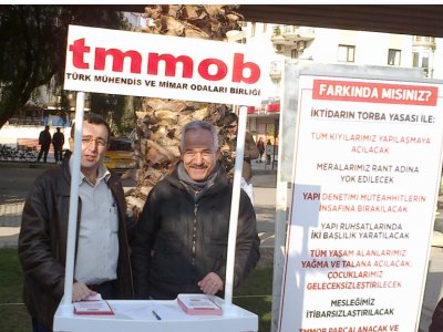 TMMOB Yasasına Karşı Başlatılan İmza Kampanyası için TMMOB İzmir İKK Standında Görev aldık. 