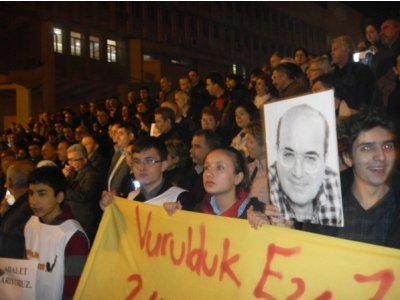 ZONGULDAK DEMOKRASİ PLATFORMU TARAFINDAN UĞUR MUMCU ANILDI