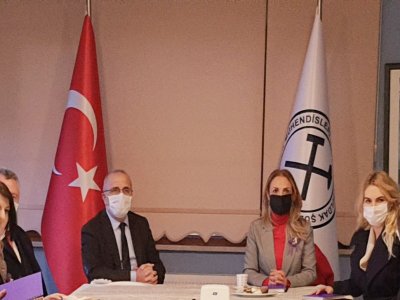 Cumhuriyet Halk Partisi Kadın Kolları Genel Başkan`ı sayın Aylin NAZLIAKA Şubemizi Ziyaret Etti 