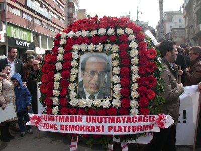 UĞUR MUMCU-DEMOKRASİ ŞEHİTLERİNİ ANMA GÜNÜ